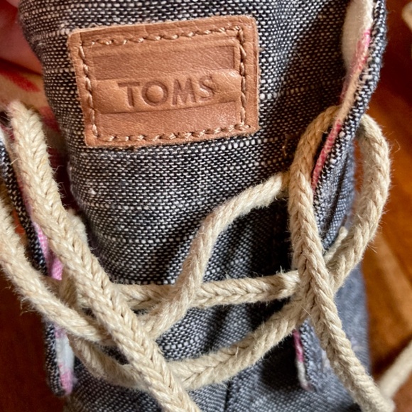 Women’s TOMS Navy chambray booties with laces Size 9.5 - Picture 5 of 10
